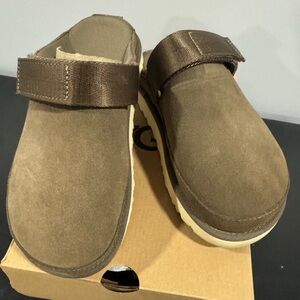 UGG Goldenstar Clogs; Women Size 5.5; Color: Hickory